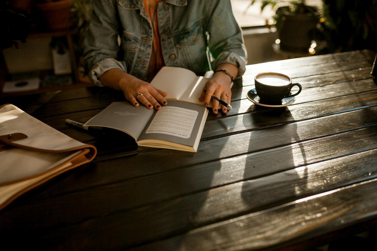 Geschäftsbesprechung mit Finanzpräsentationen